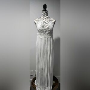 Elegant White Lace Dress